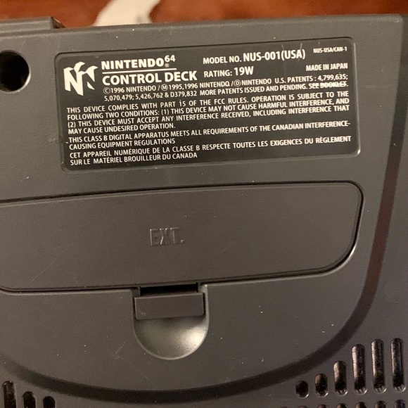 Nintendo 64 + 2 Controllers + 6 Games - Picture 10 of 12